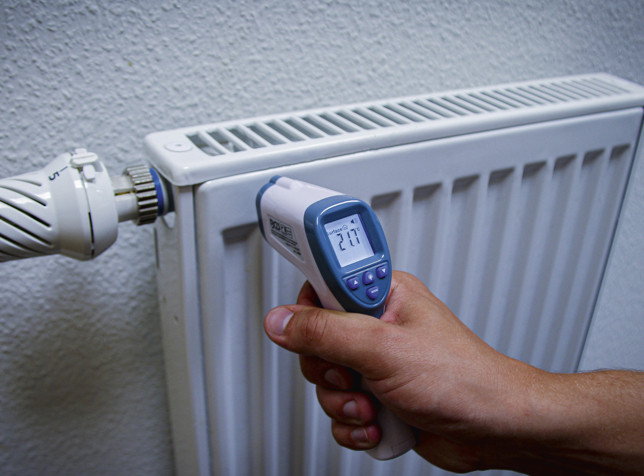 BGS Stirn-Fieber-Thermometer | kontaktlos, Infrarot | für Personen + Objekt-Messung | 0 - 100°